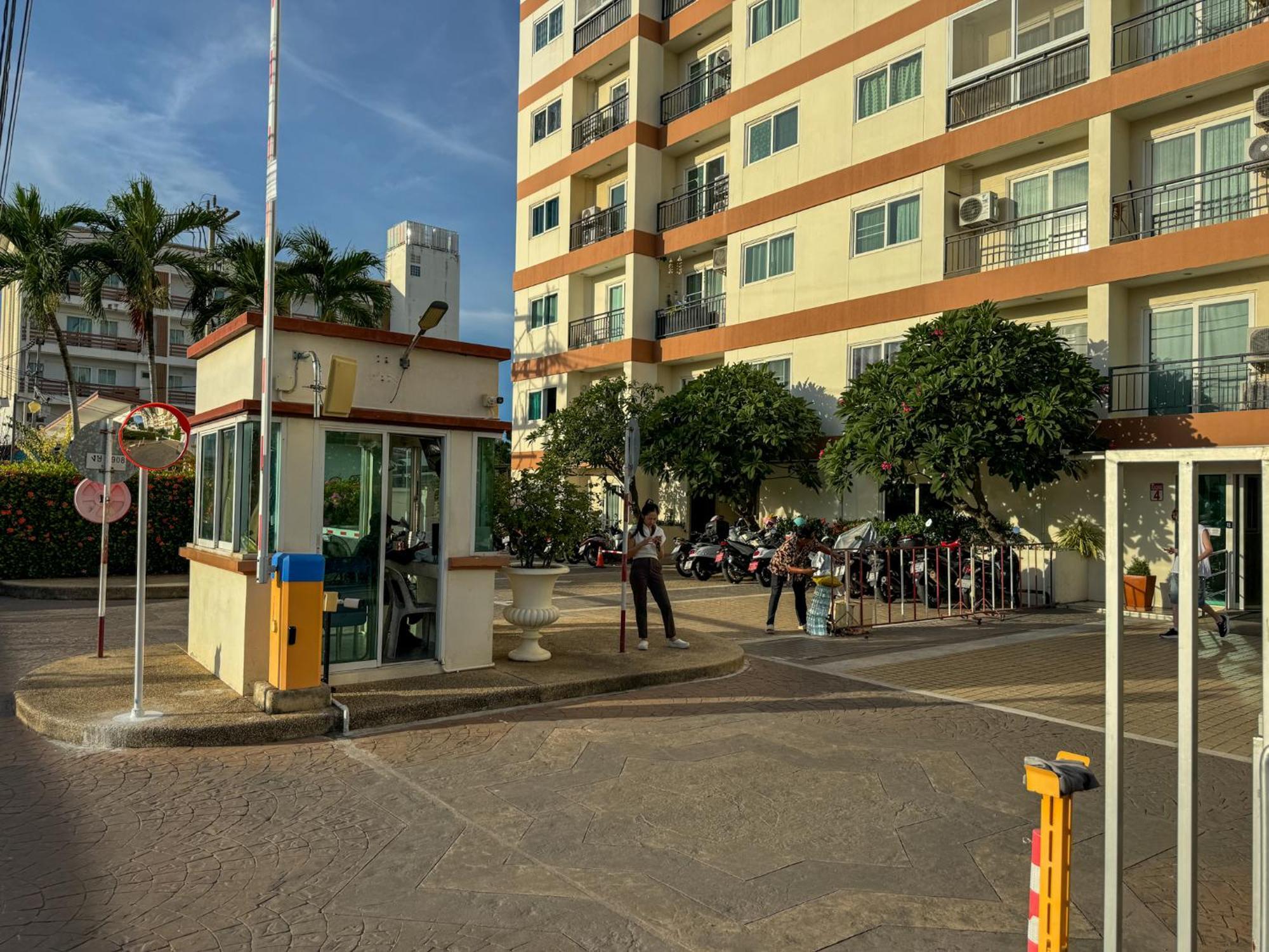 卧室直达泳池 全网最低价 到中天海滩5分钟 Jomtien Beach Buitenkant foto