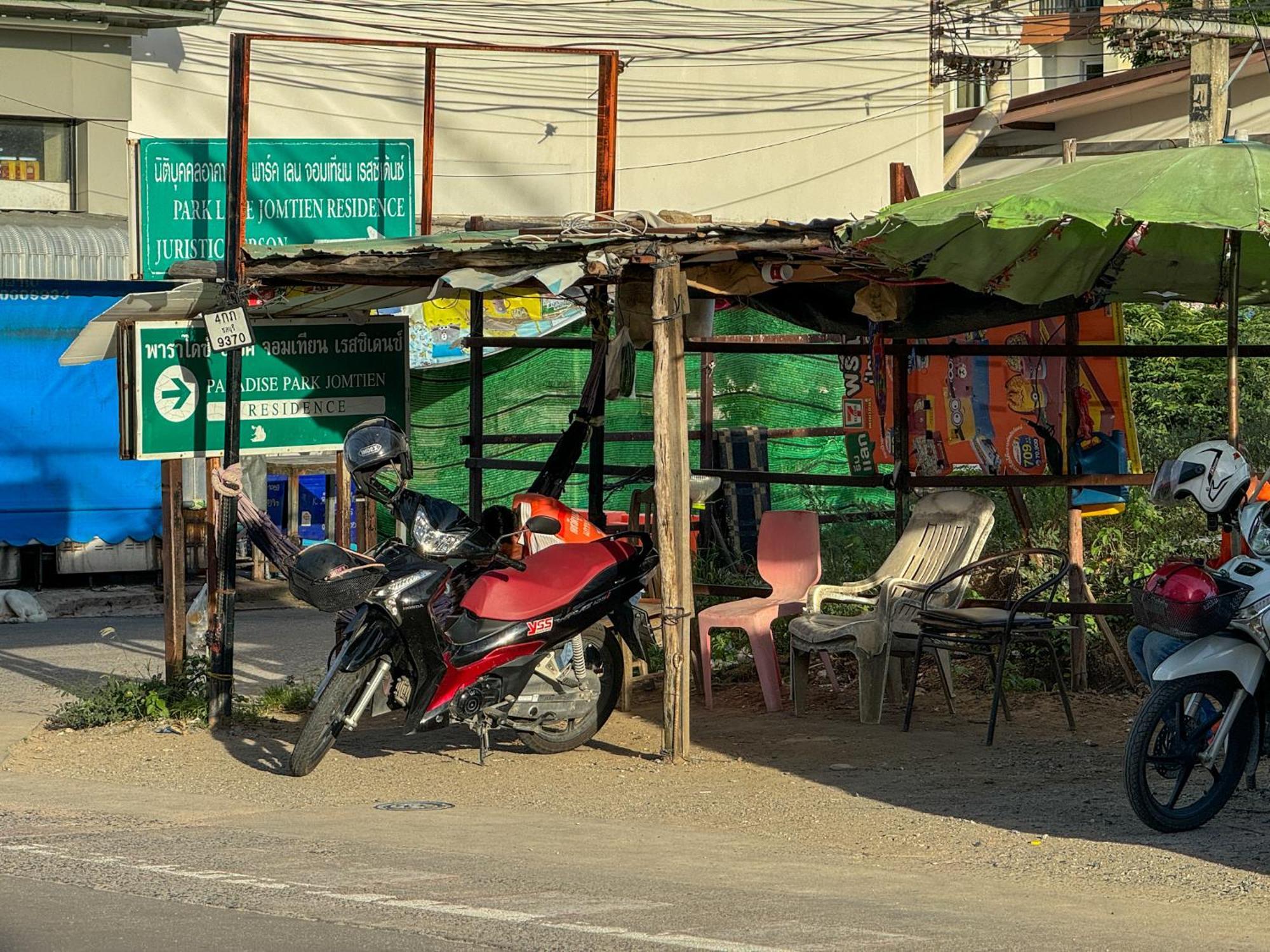 卧室直达泳池 全网最低价 到中天海滩5分钟 Jomtien Beach Buitenkant foto